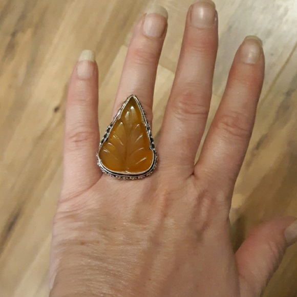 New Hand Carved Chalcedony 925 Silver Ring. - Picture 4 of 8